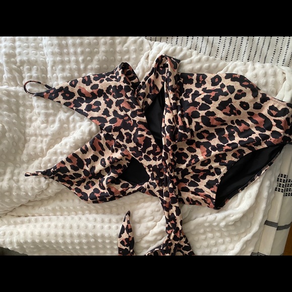 Women’s leopard one piece bathing suit - Picture 5 of 6